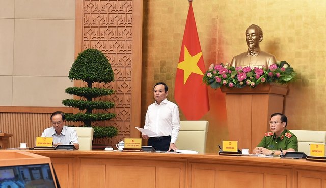 Phó Thủ tướng Trần Lưu Quang mong muốn các địa phương phải nêu cao trách nhiệm của người đứng đầu; gắn việc triển khai các mô hình với kiểm tra, giám sát đột xuất, thực chất để tạo chuyển biến mạnh mẽ, thực chất trong bảo đảm ATGT cho học sinh - Ảnh: VGP